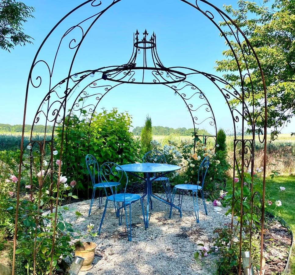 Hotel Les Rougemonts Eucalyptus à Champguyon Extérieur photo
